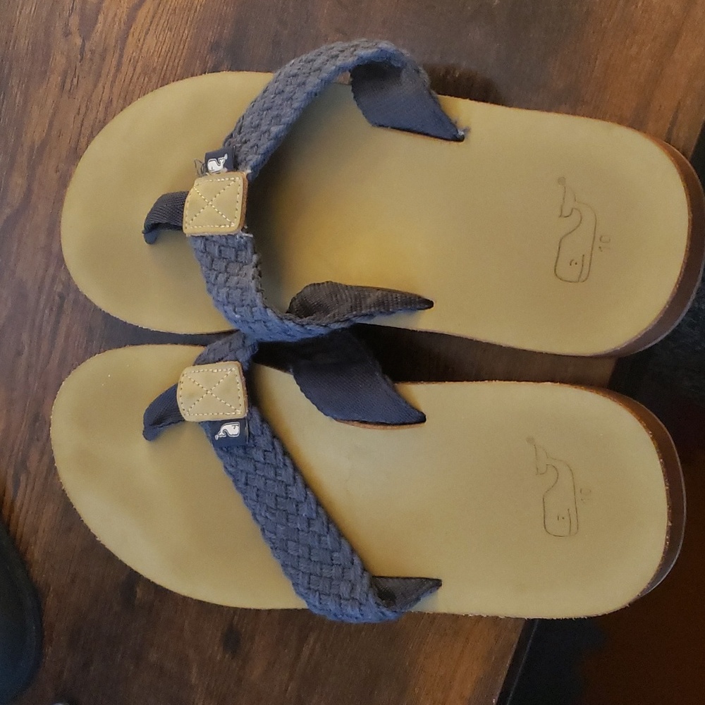 Vinyard Vines flip-flops